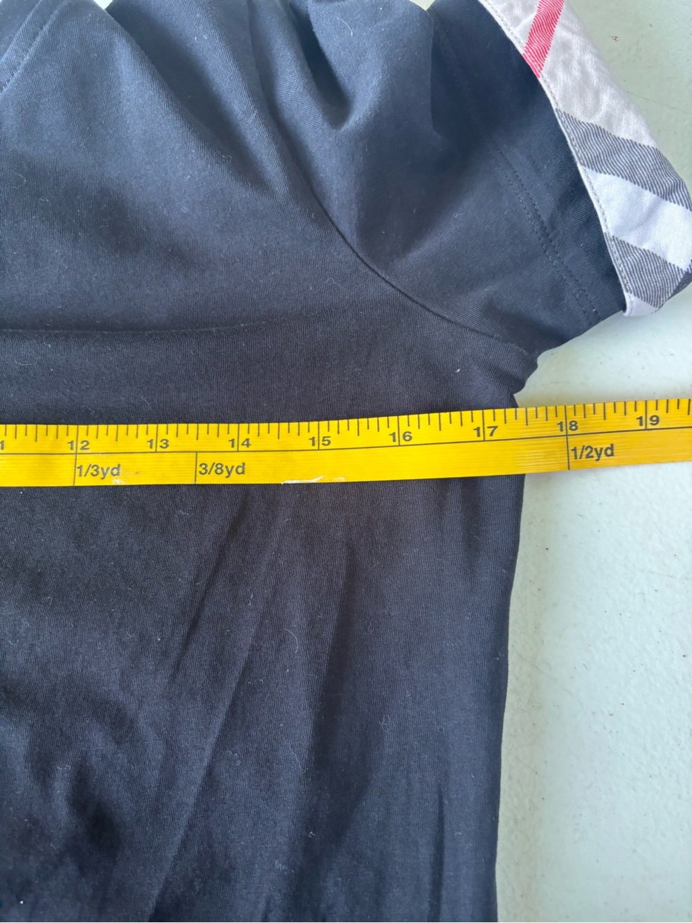 Burberry women's T-shirt size Medium, Damaged tee, Designer. - Picture 10 of 11
